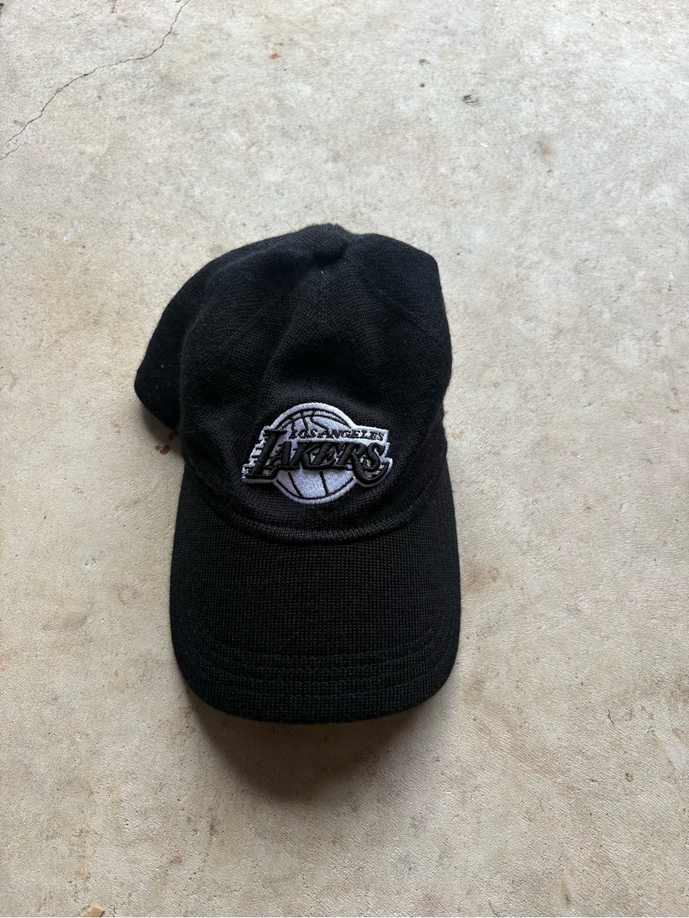 Black New Era LA Lakers cap